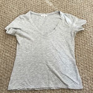 Gray T-shirt - Medium